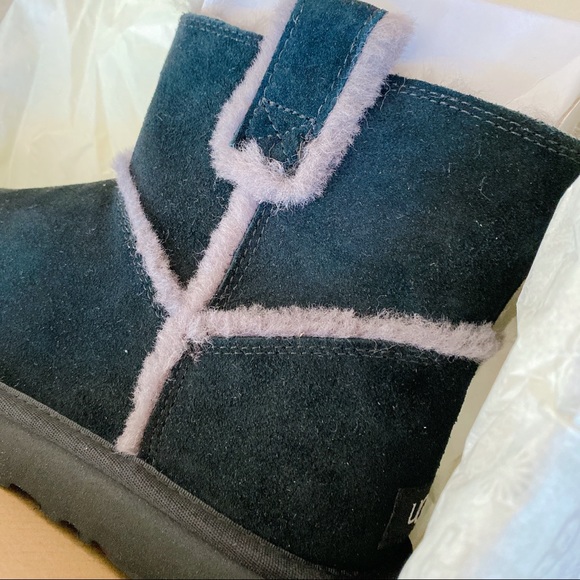 UGG CLASSIC MINI SPILL SEAM BOOT - Picture 6 of 7
